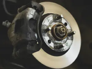  لنت ترمز باکیفیت: چگونه انتخاب کنیم و چه تأثیری بر ایمنی دارد